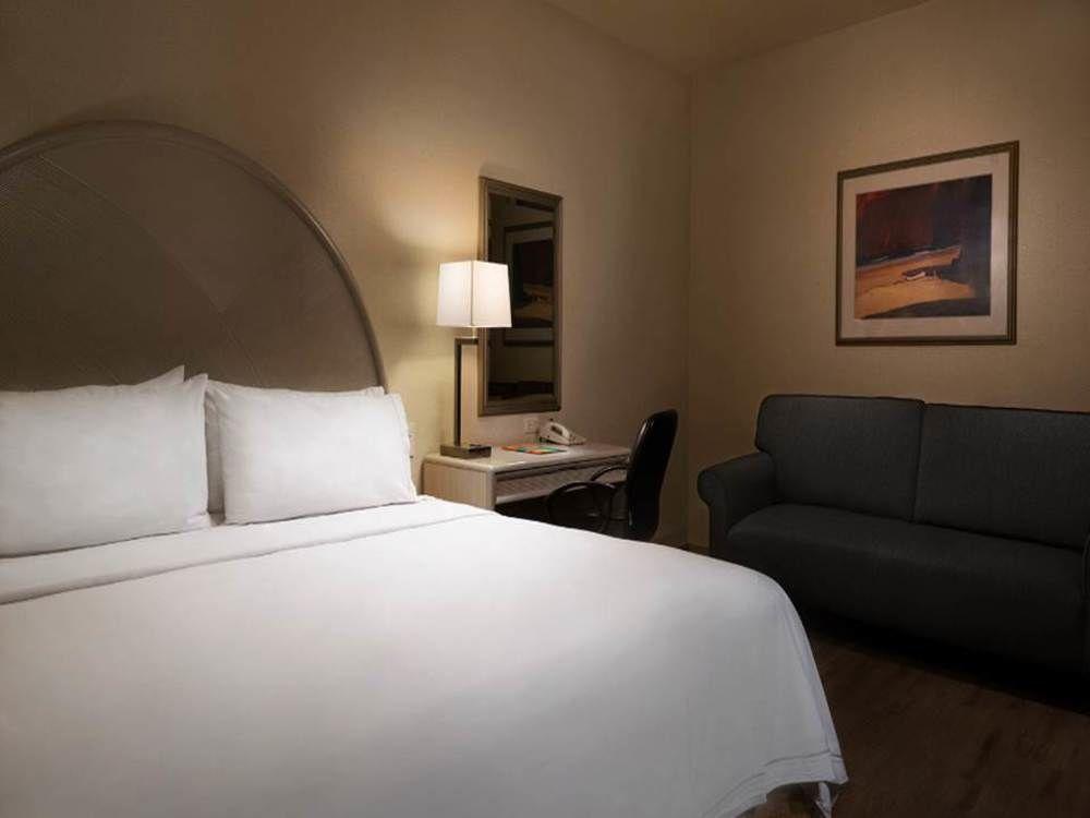 Holiday Inn Express Monterrey Galerias-San Jeronimo By Ihg Bagian luar foto