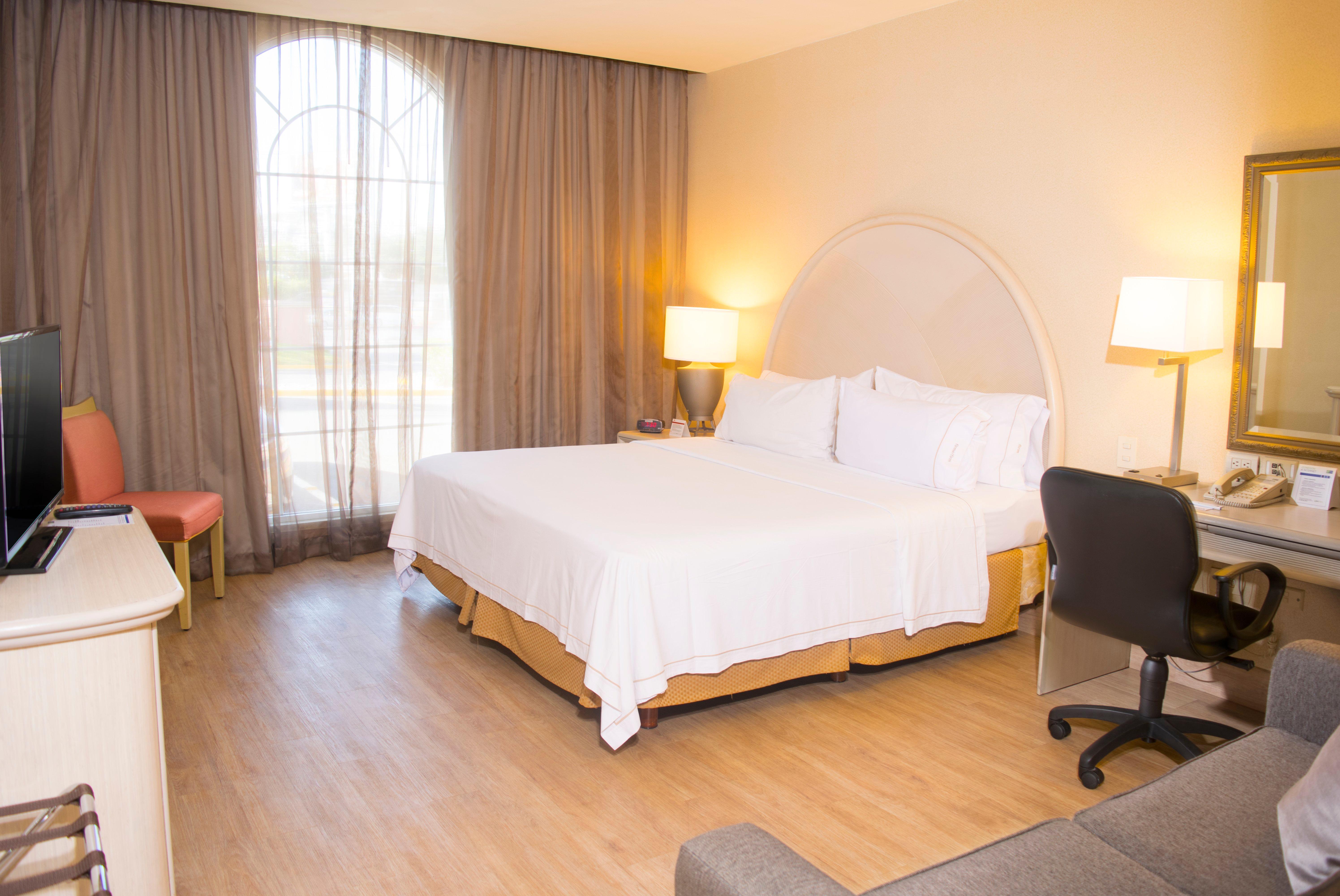 Holiday Inn Express Monterrey Galerias-San Jeronimo By Ihg Bagian luar foto
