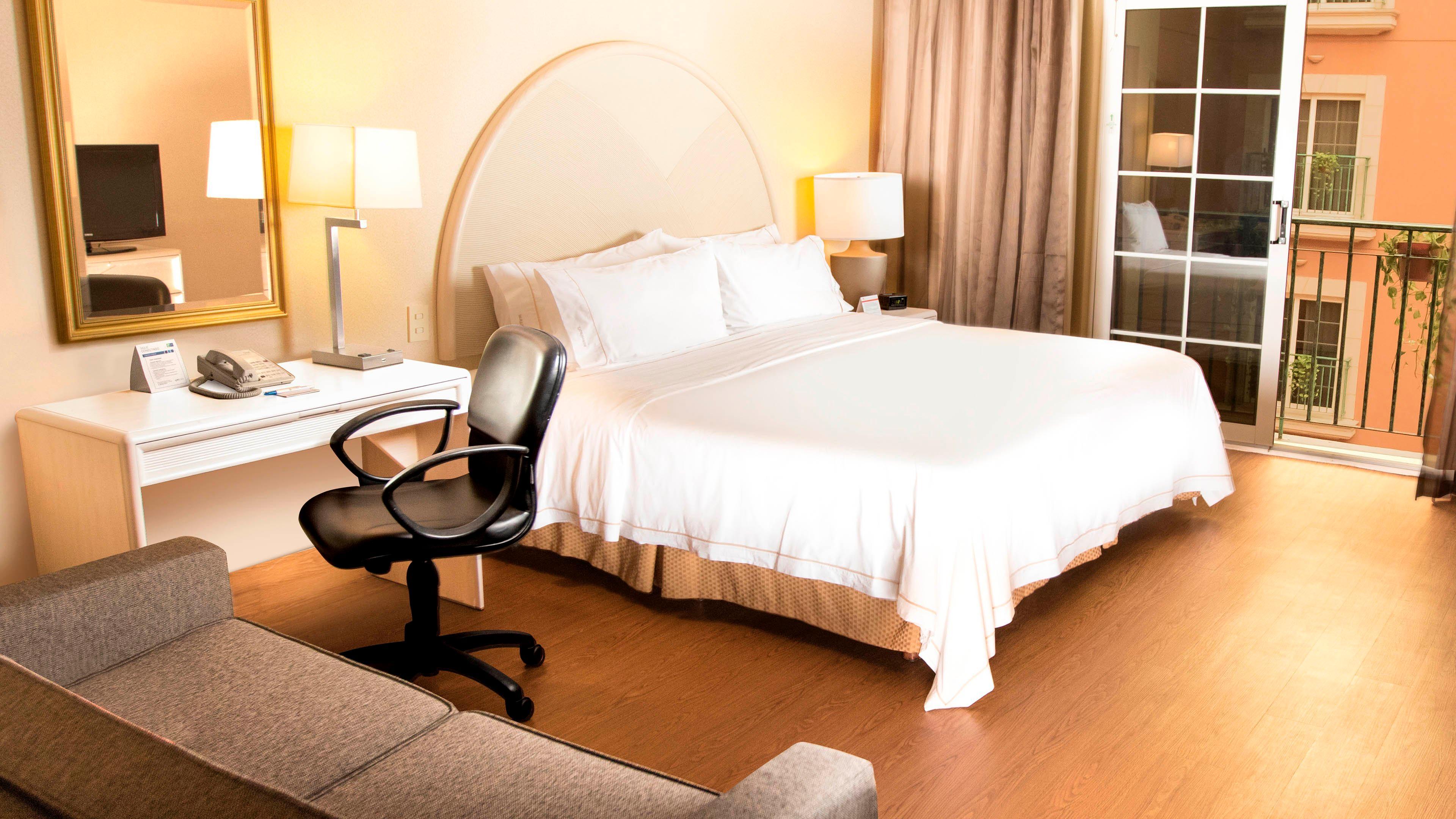 Holiday Inn Express Monterrey Galerias-San Jeronimo By Ihg Bagian luar foto