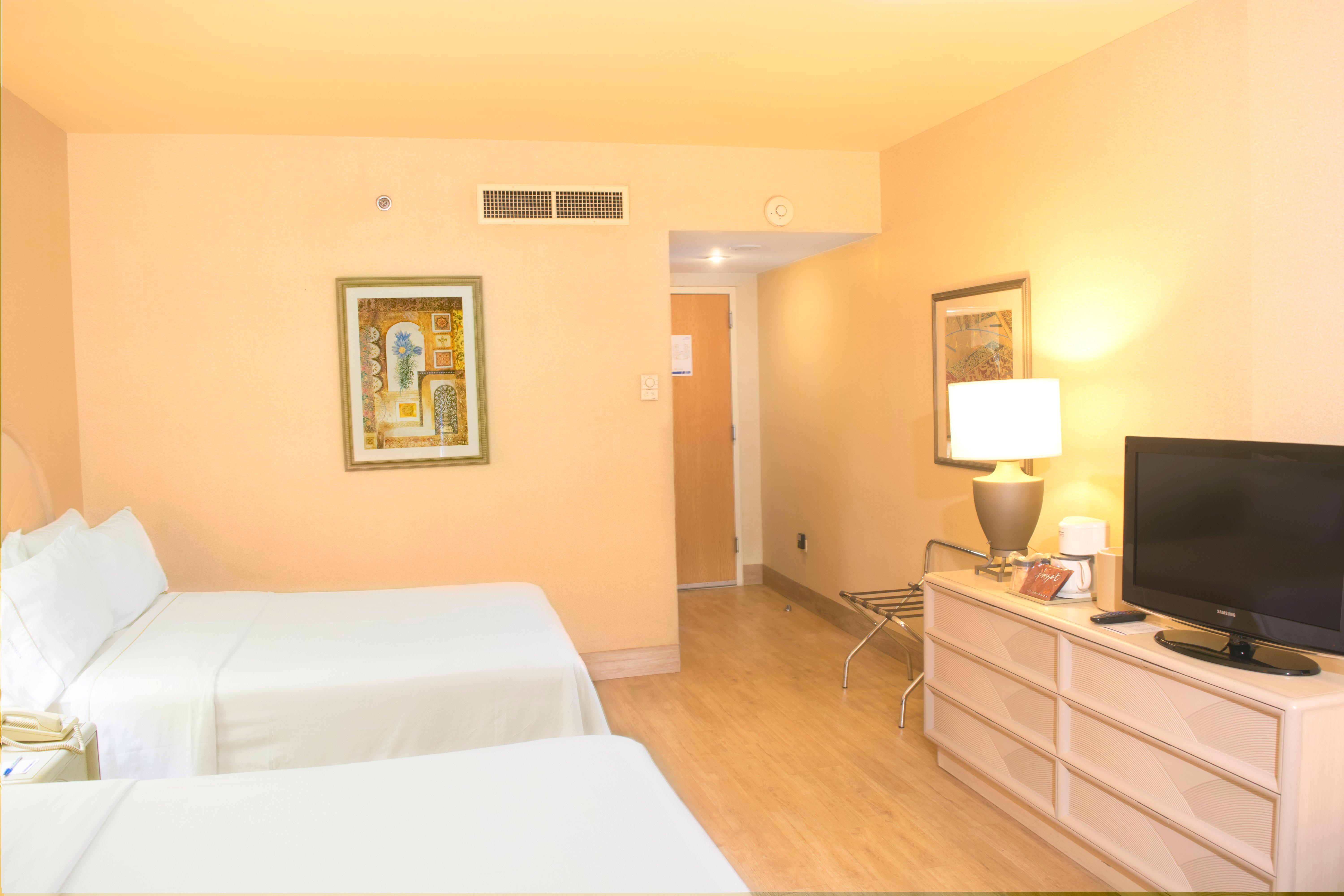Holiday Inn Express Monterrey Galerias-San Jeronimo By Ihg Bagian luar foto
