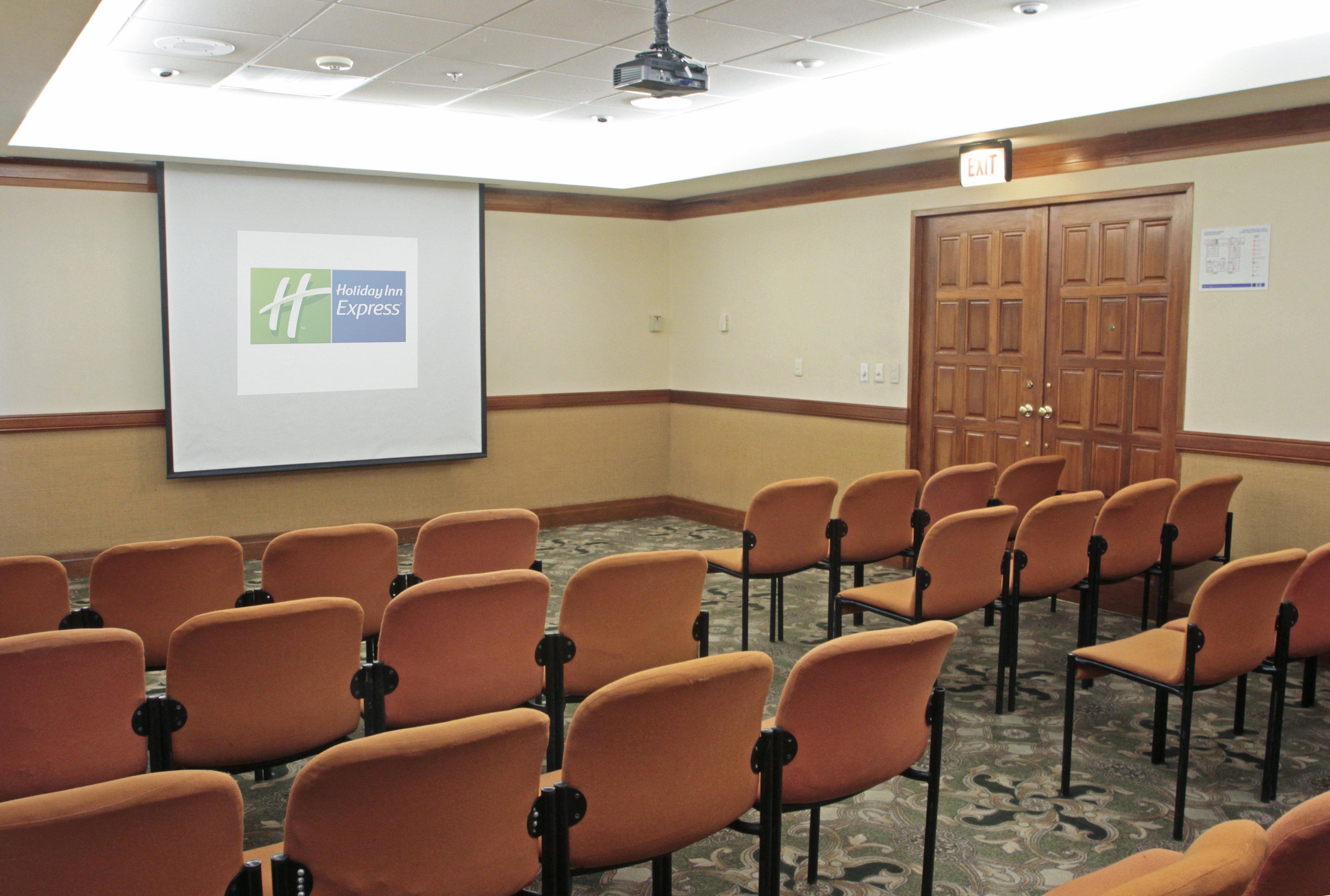 Holiday Inn Express Monterrey Galerias-San Jeronimo By Ihg Bagian luar foto