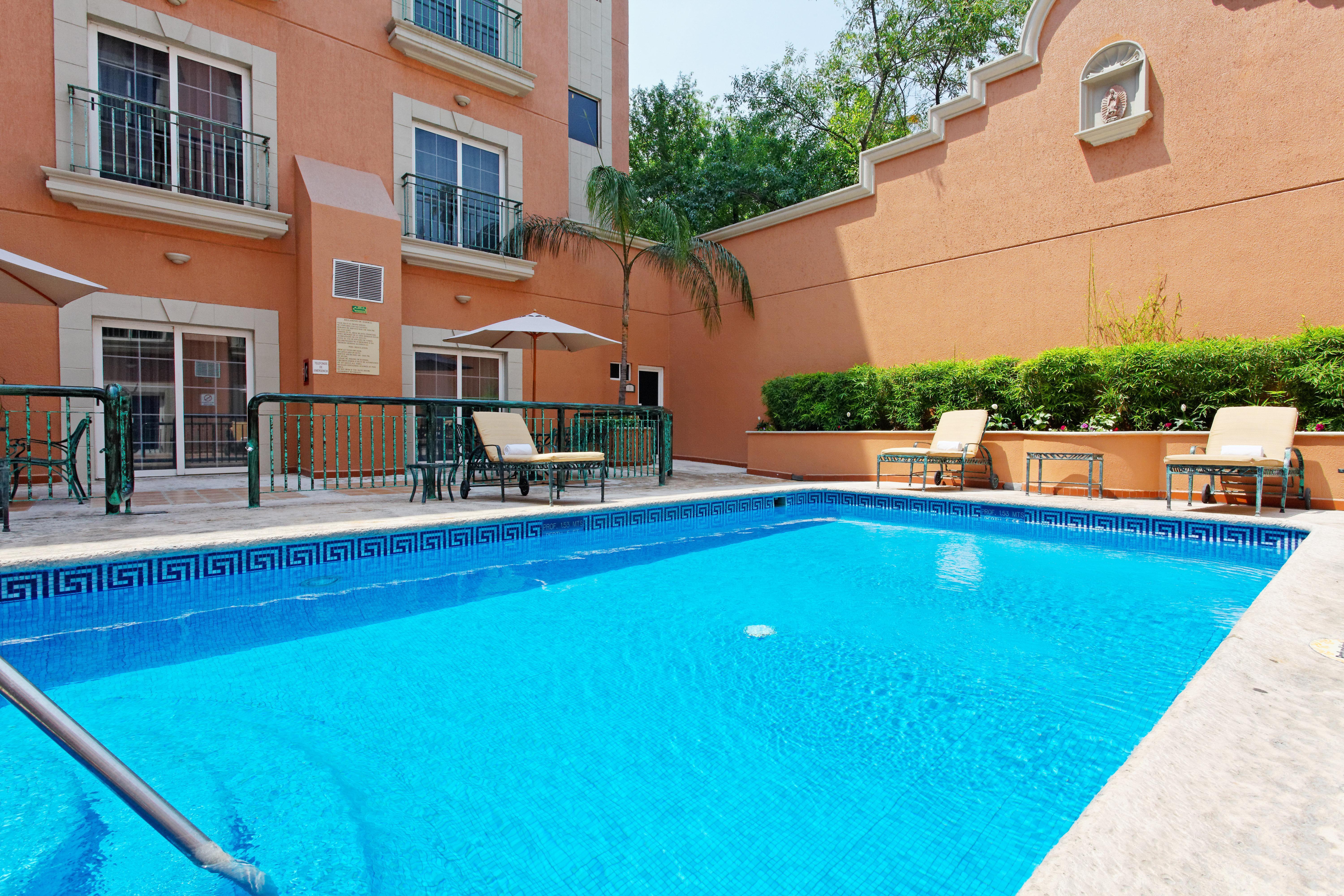 Holiday Inn Express Monterrey Galerias-San Jeronimo By Ihg Bagian luar foto